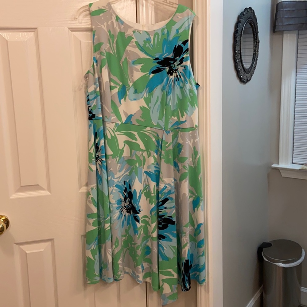 Floral asymmetrical hem dress